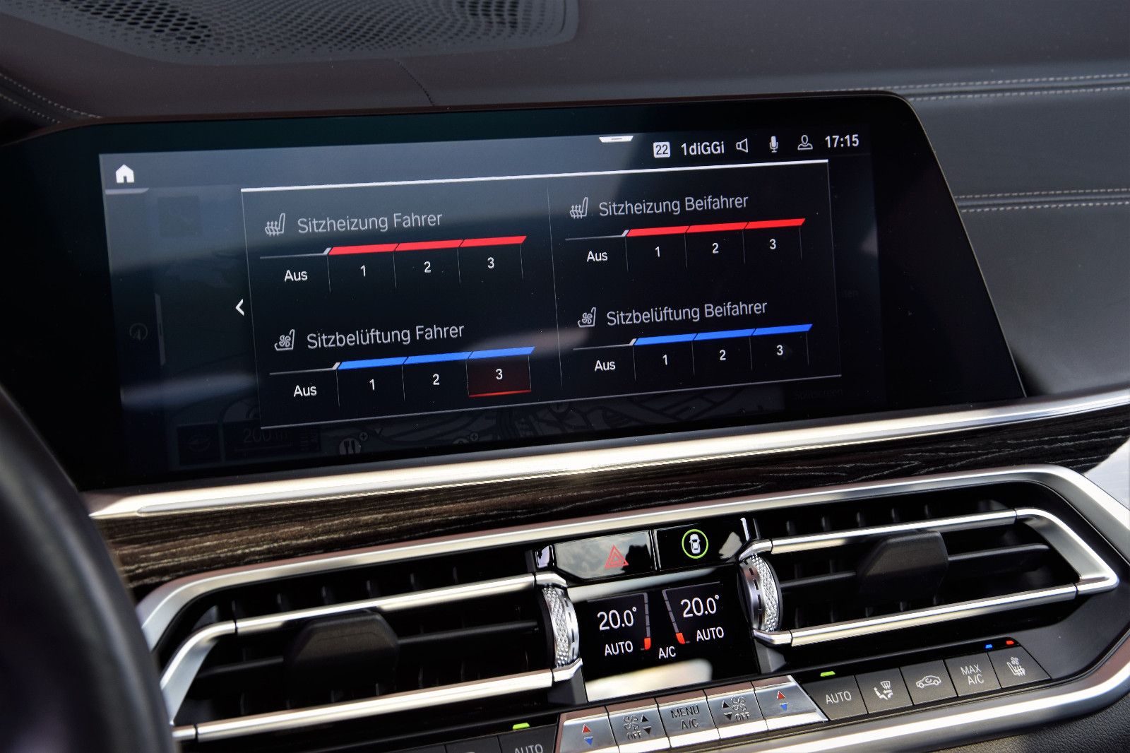 Fahrzeugabbildung BMW X7 M50d xDrive SkyLounge 7Sitze Sitzlüft AHK 22"