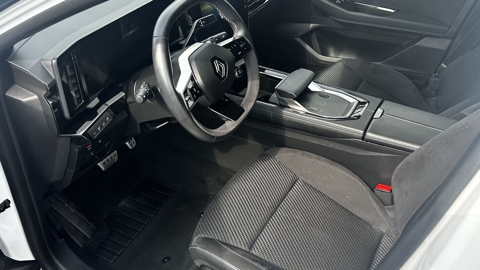 Fahrzeugabbildung Renault Austral Iconic Esprit Alpine Hybrid 200