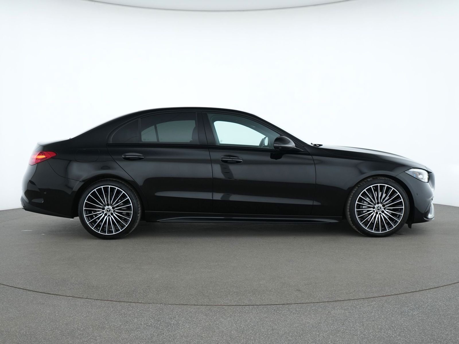 Mercedes-Benz C 300 4Matic AMG Line LED Kamera Kessy SHZ PDC foto 5