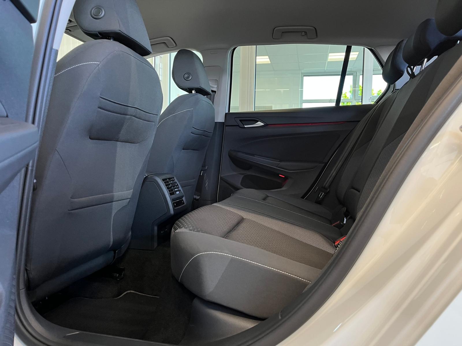 Volkswagen Golf VIII ACTIVE 1.5 TSI Standhg. HUD Navi LED-P, миниатюра 9