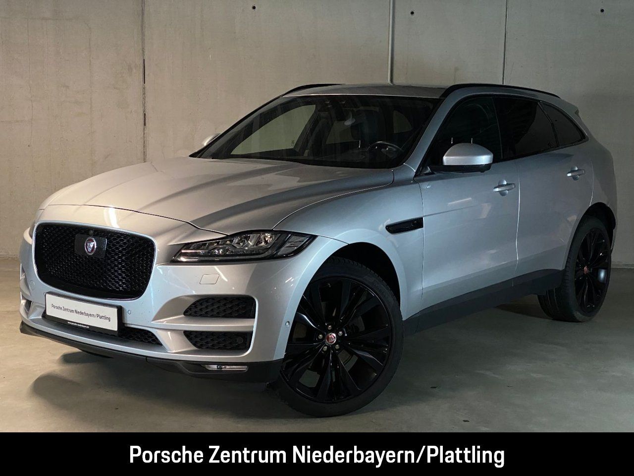 Jaguar F-Pace Portfolio AWD
