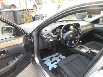 Mercedes E 200 - 9