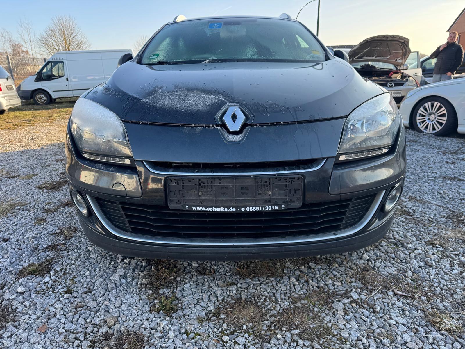 Renault Megane 2013 — rear view