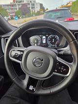 Volvo XC60 B5 R Design Geartronic R Design - Volvo XC60 Gebrauchtwagen in Stuttgart