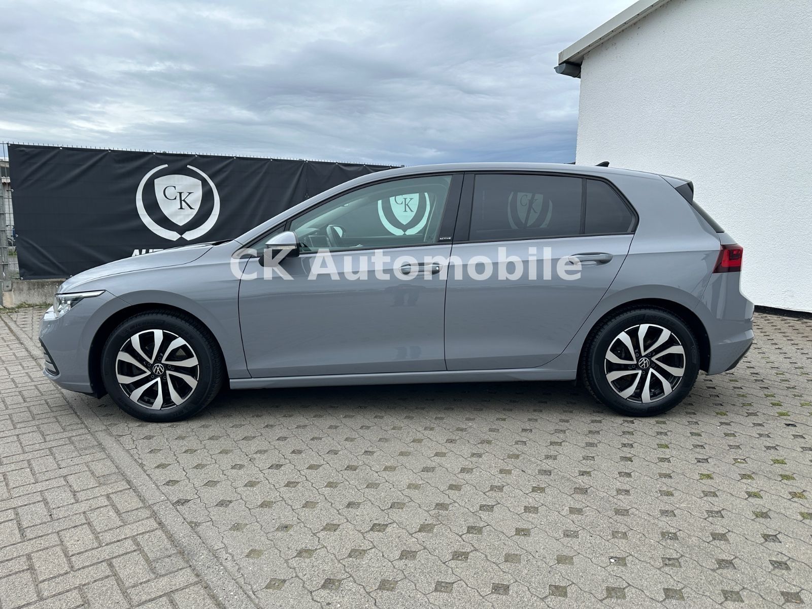Fahrzeugabbildung Volkswagen Golf VIII Lim. Active 1.5 TSI/Navi/LED/ACC/PDC