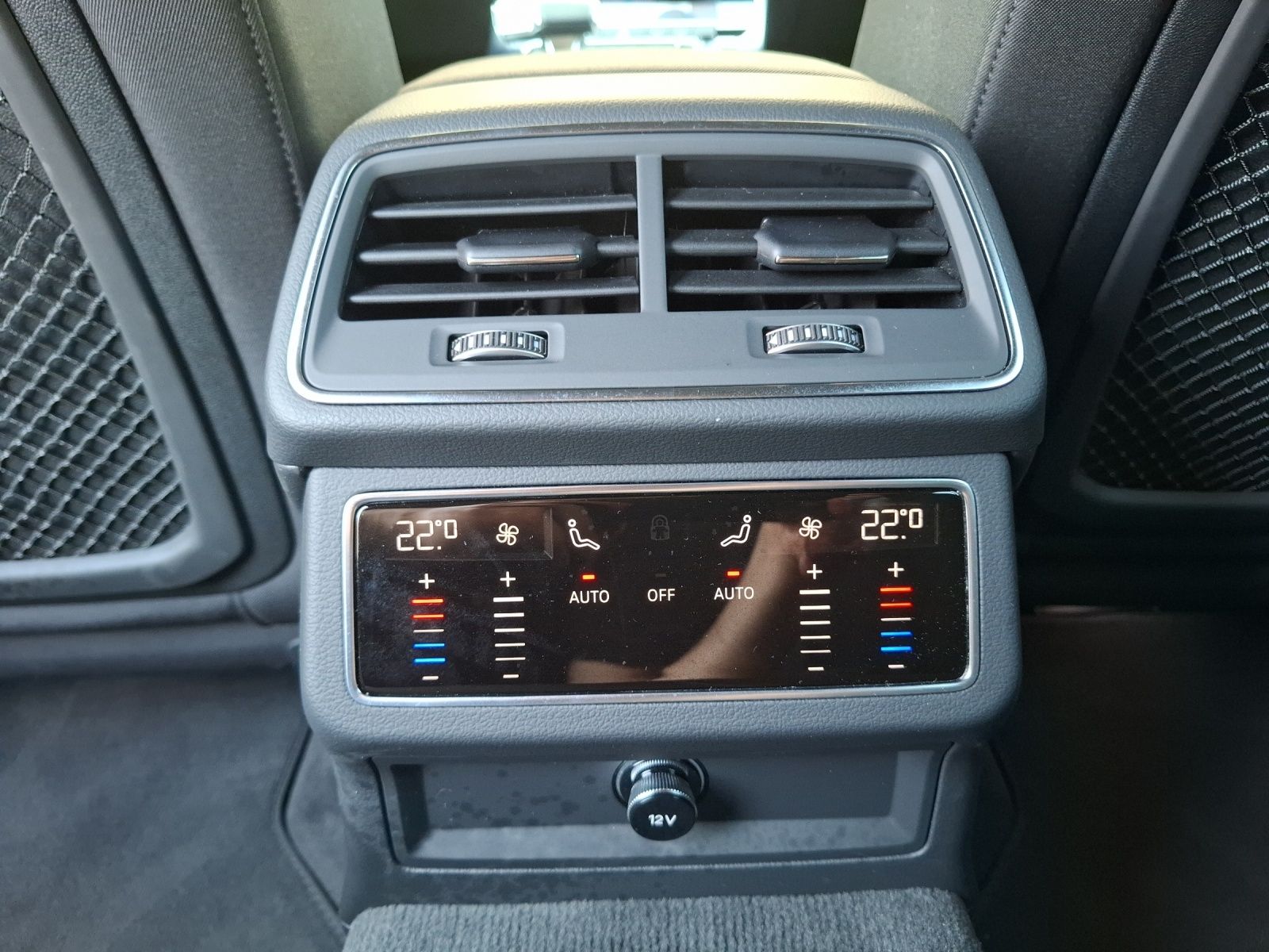 Fahrzeugabbildung Audi A6 Avant 50 TFSI e quattro Matrix AHK HUD AVC AC