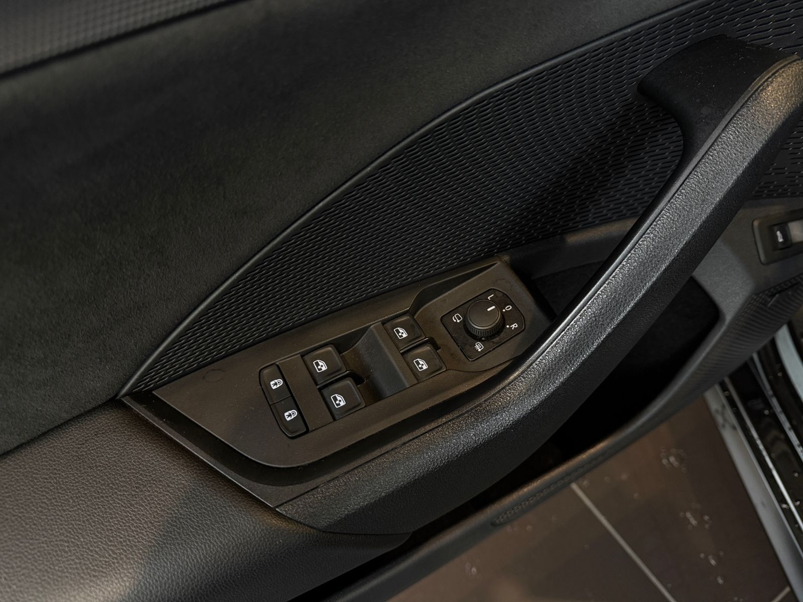 Fahrzeugabbildung SKODA Octavia Lim. RS RFK ACC HUD LED