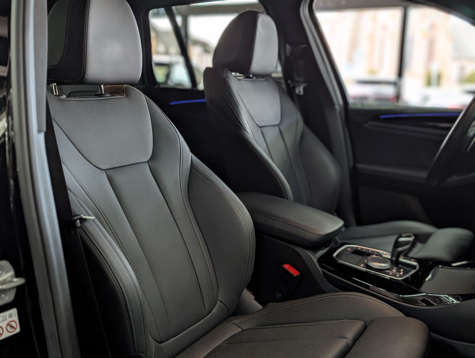 Fahrzeugabbildung BMW X3 xDrive 20d AHK LEDER StHz ACC LED KAM HIFI