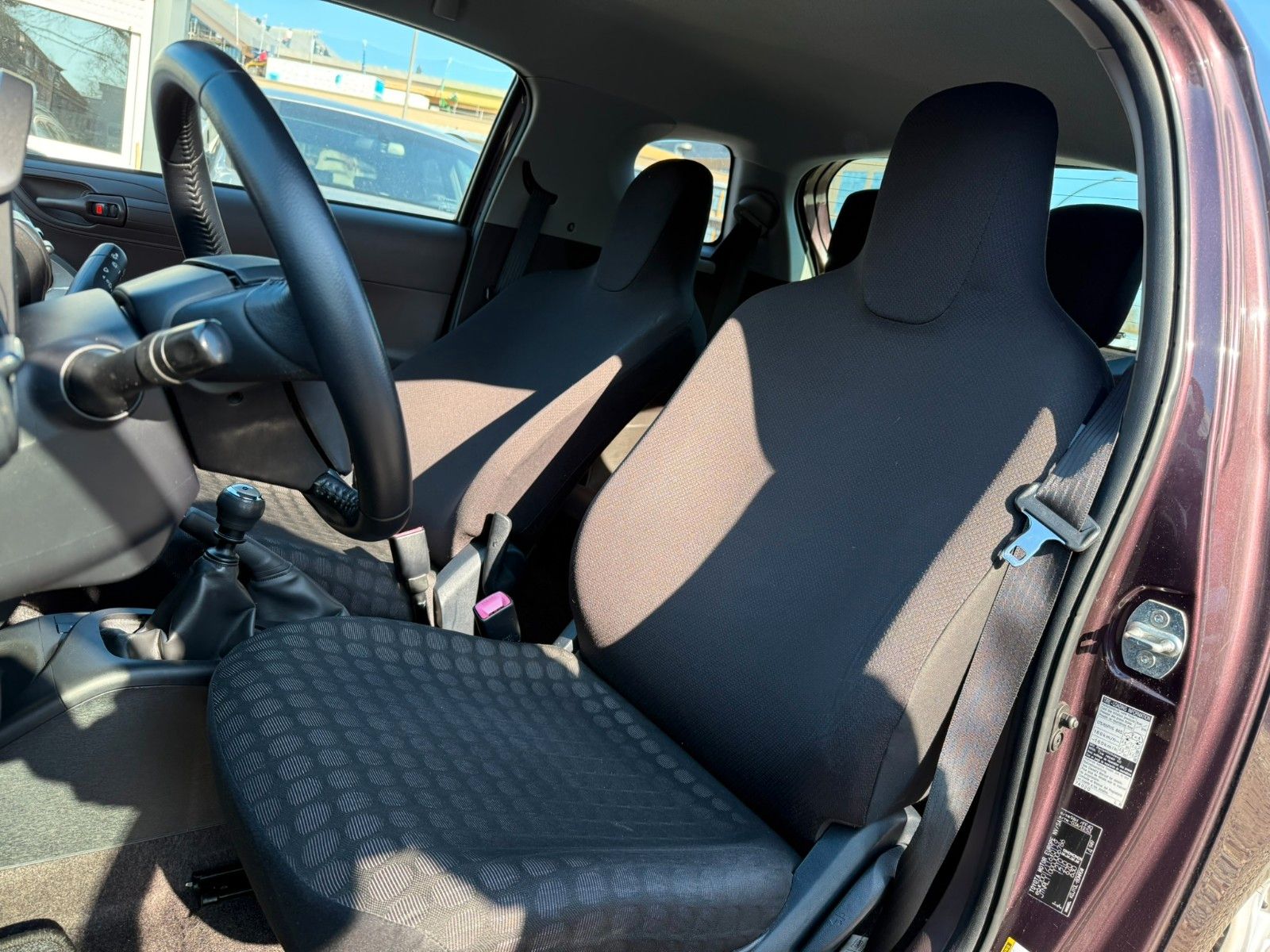 Fahrzeugabbildung Toyota IQ 1,0