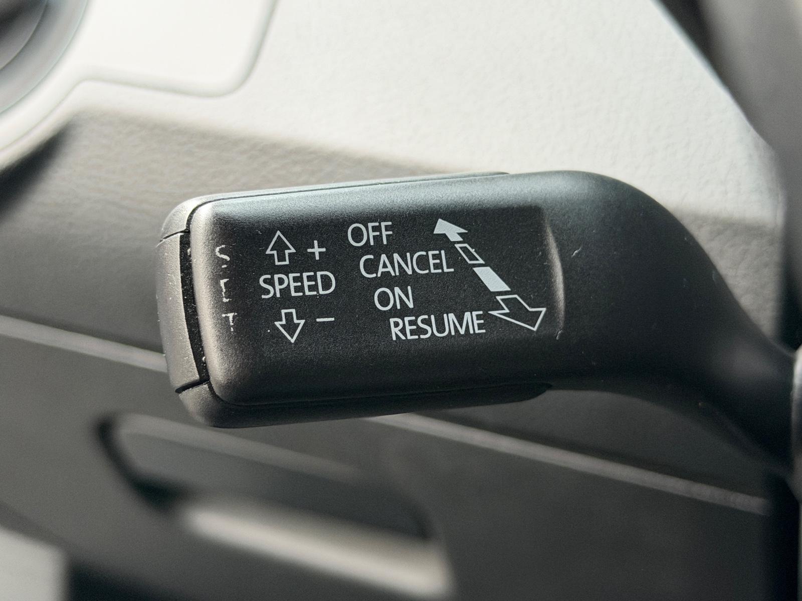 Volkswagen Passat 2013 — photo 18