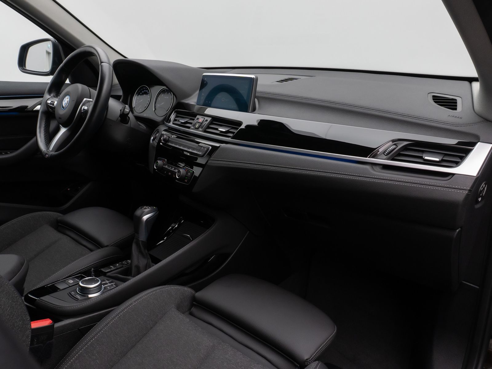 Fahrzeugabbildung BMW X1 xD25e Sport Line Kamera DAB Navi LED Komfort