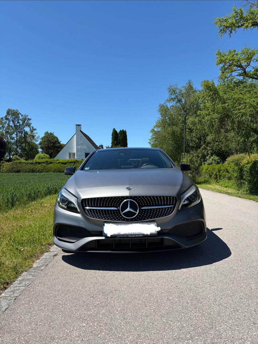 MERCEDES-BENZ A 200 AMG Line Matt grau 