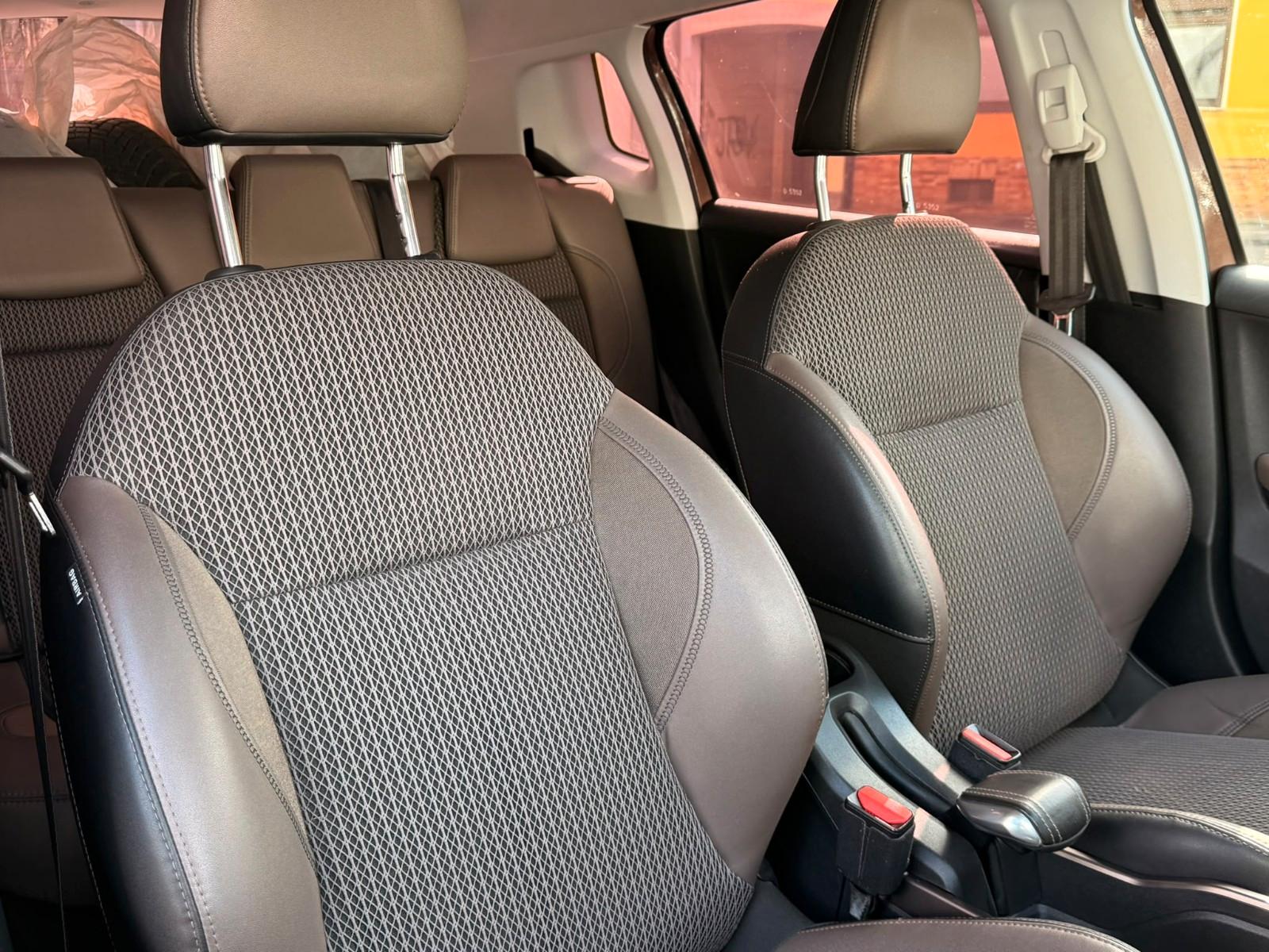 Peugeot 2008 *1.2 Benzin* *Gut gepflegt*
