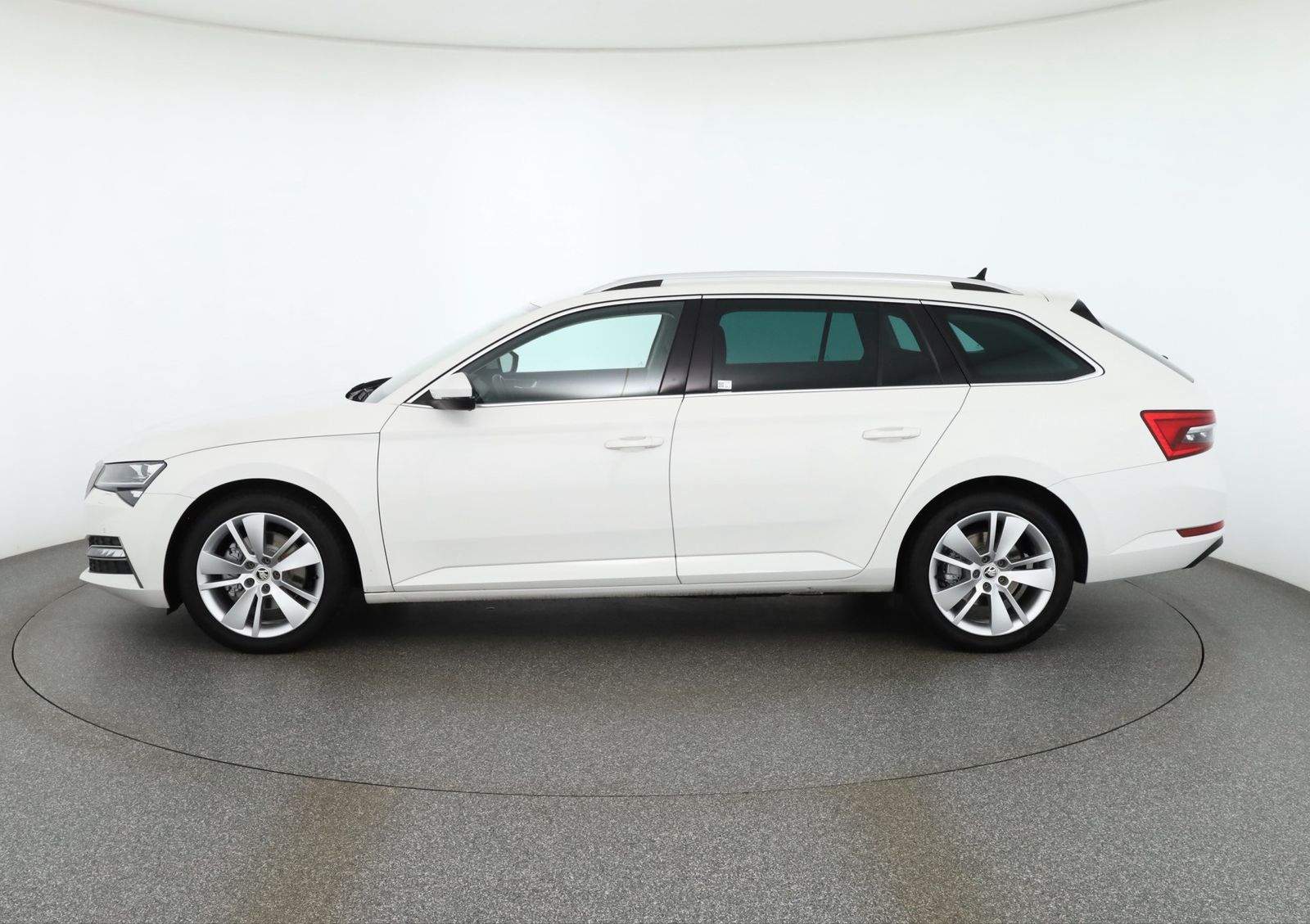 Skoda Superb Combi 1.4 TSI Style iV LED Navi Tempomat imagem 2