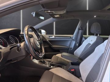 Volkswagen Golf - 11