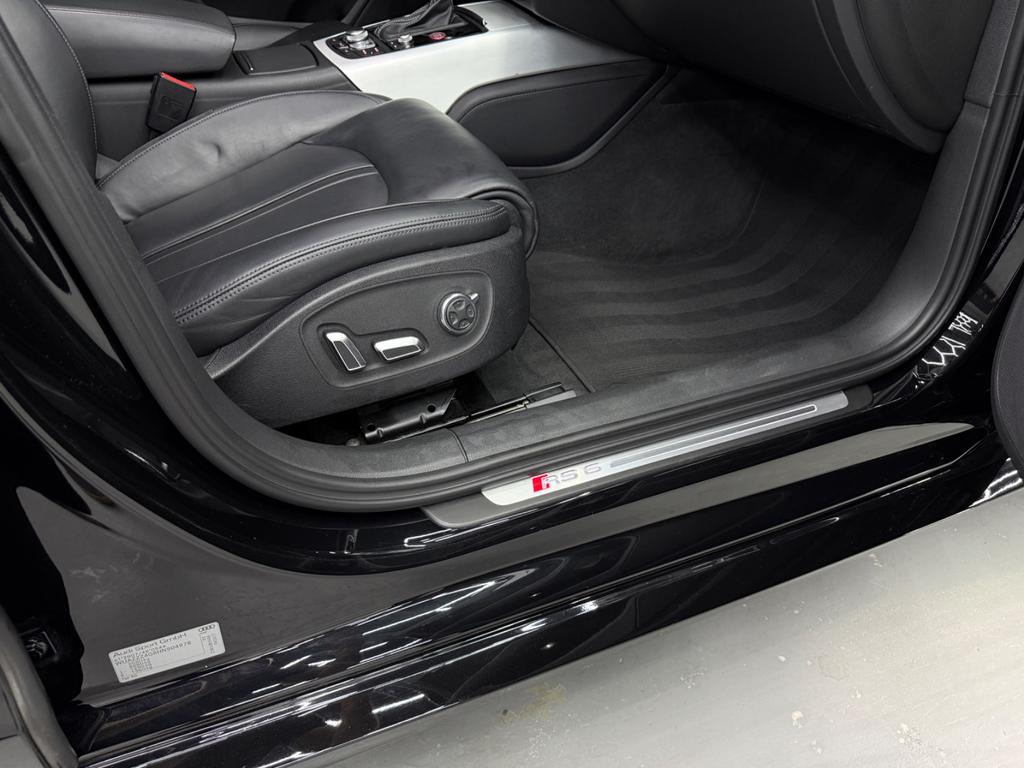 Audi RS6 4.0 TFSI quattro, Foto 32 von 50