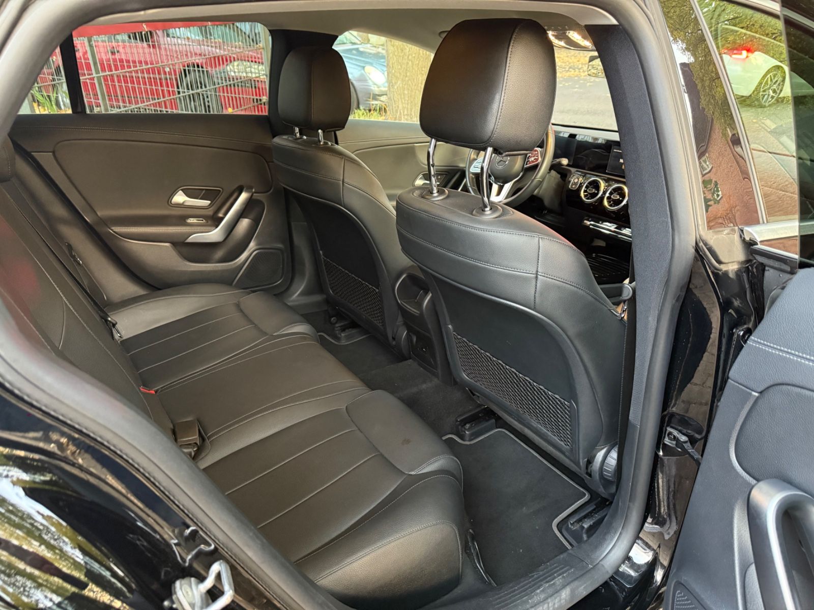 Fahrzeugabbildung Mercedes-Benz CLA 180  Shooting Brake*LED*NAVI*CAM*LEDER*SHZ