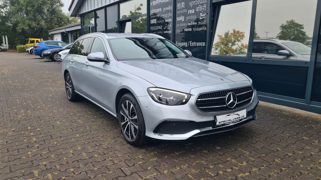 Image of Mercedes-Benz E 300