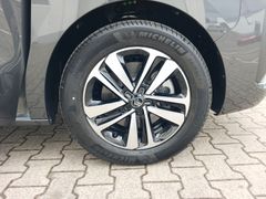 SpaceTourer M Diesel 180 Automatik MAX SpaceTourer M Diesel 180 Automatik MAX