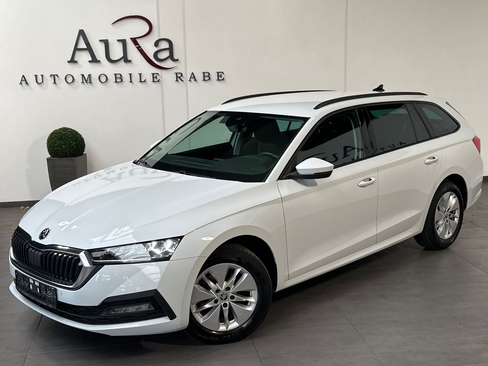 Skoda Octavia Combi 2.0 TDI DSG Ambition NAV+LED+ACC imagem 2