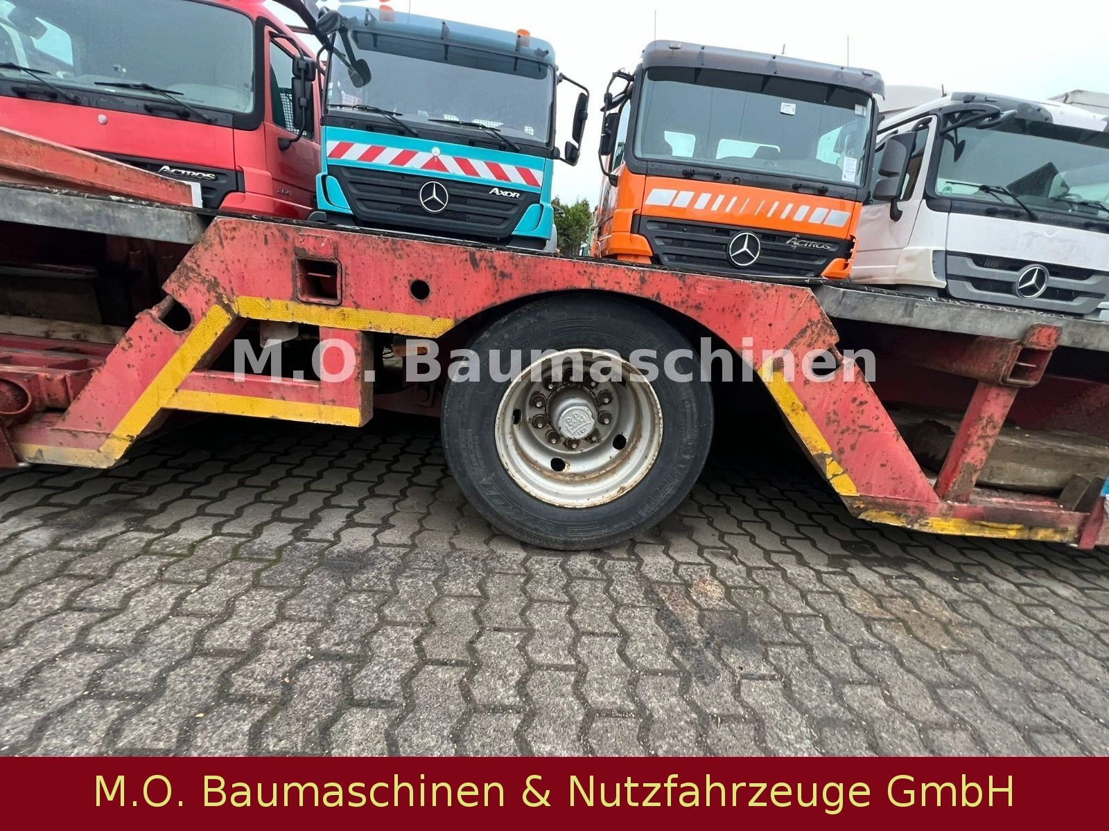 Fahrzeugabbildung LinTrailers 4 LSDU 18-40 / 4 Achser / Luftgefedert /