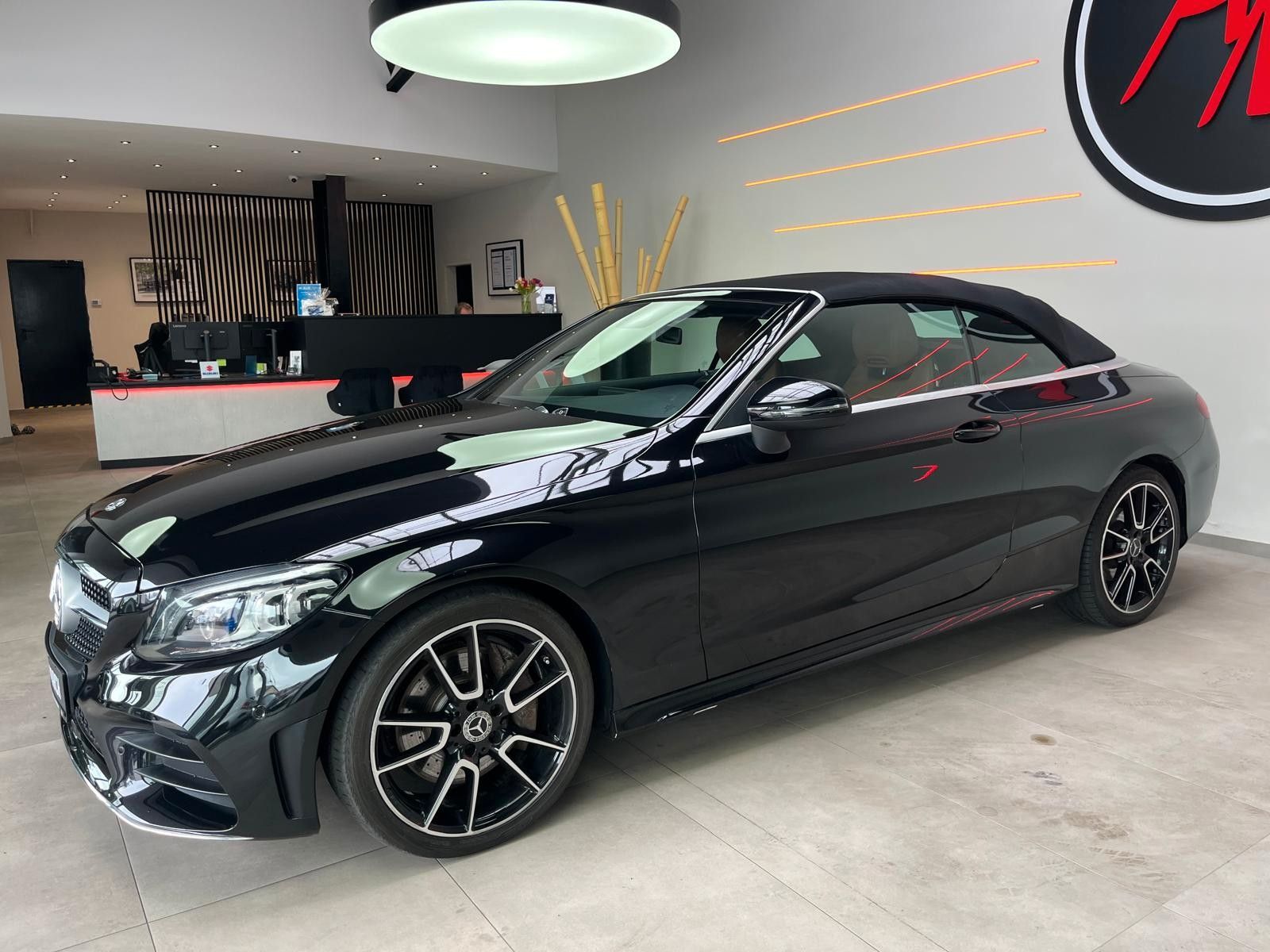 Fahrzeugabbildung Mercedes-Benz C 300 Cabrio AMG-Line