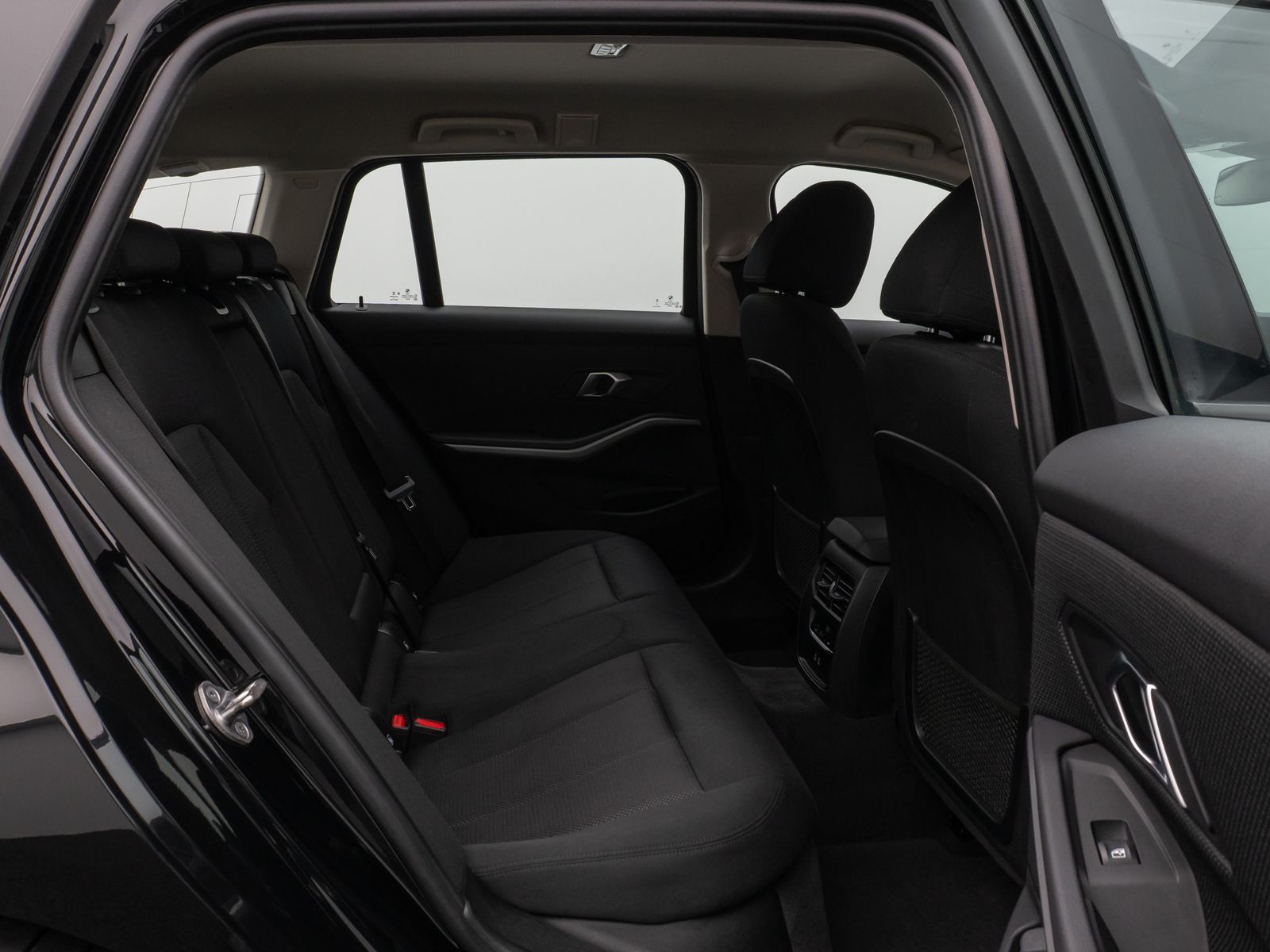 Fahrzeugabbildung BMW 330e DAB CockPit+ Lordos PDC Geschwindigkeitsreg