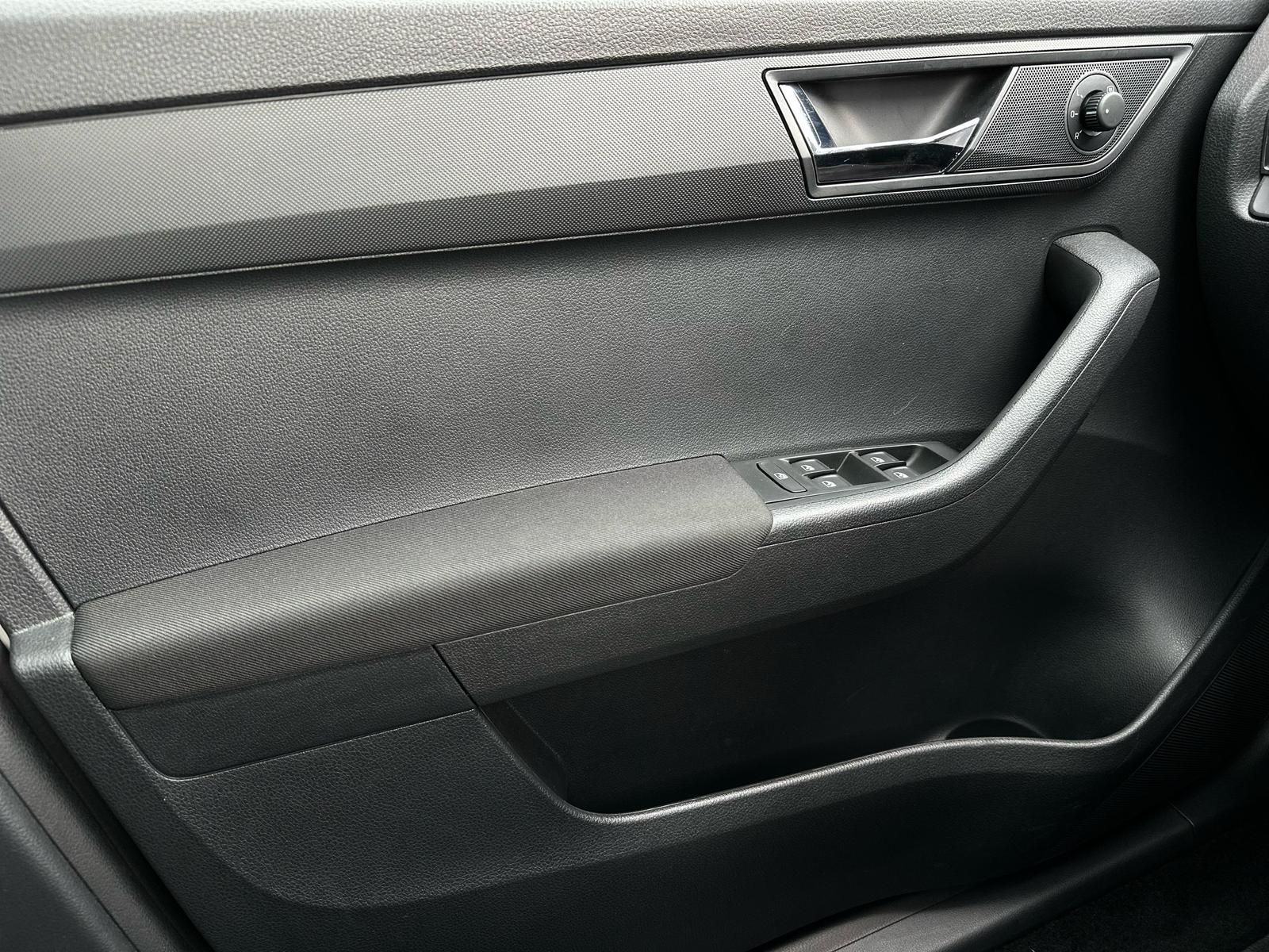 SKODA Fabia 1.0TSI DRIVE 125 YEARS LED#ACC#SHZ#NAVI - Image 17