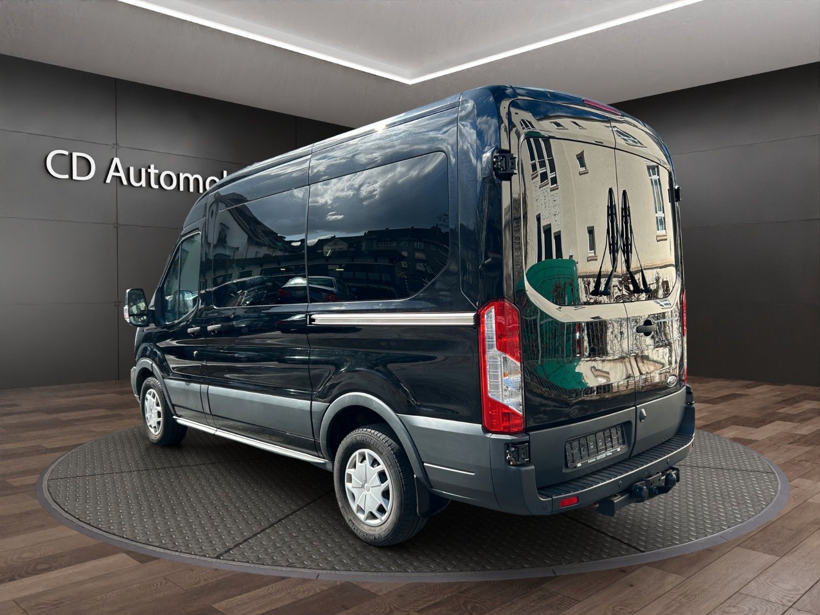 Fahrzeugabbildung Ford Transit 350 L2 Trend 9 Sitzer/Kamara/Automtik/