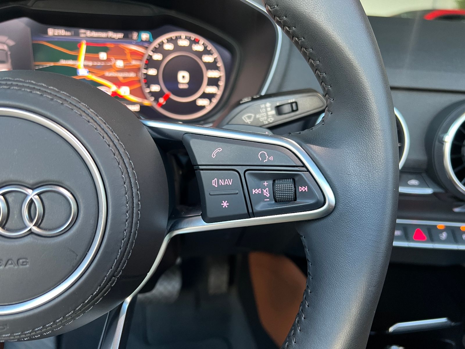 Fahrzeugabbildung Audi TT Roadster 45 TFSI quattro S line XEN NAV NAPPA