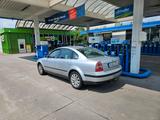 Volkswagen passat - Volkswagen Passat aus 2003 mit Diesel-Antrieb: Limousine