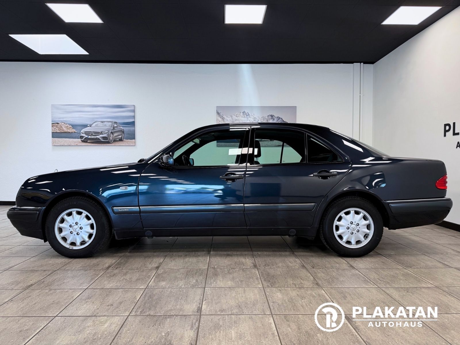 Fahrzeugabbildung Mercedes-Benz E 240 Xenon Automatik Klima V6 MB-Service