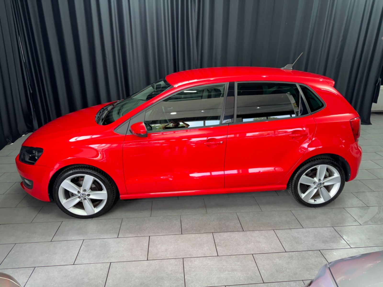 Fahrzeugabbildung Volkswagen Polo V Highline*AUTOMATIK*TOPZUSTAND*SCHECKHEFT*