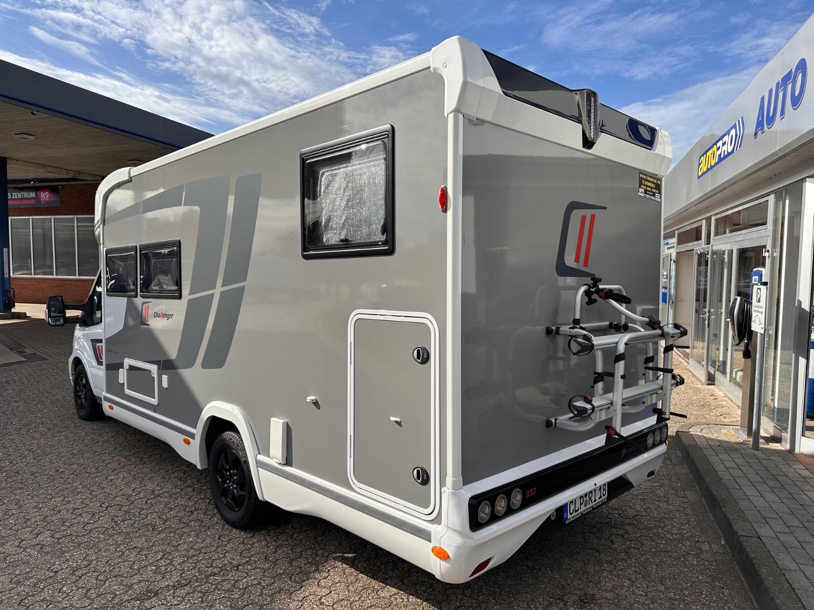 Fahrzeugabbildung Challenger 337 GA Etape Edition M25 Automatik Arctic-Paket