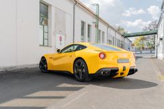 Fahrzeugabbildung Ferrari F12 Berlinetta Giallo Modena *MwSt./Scheckheft*