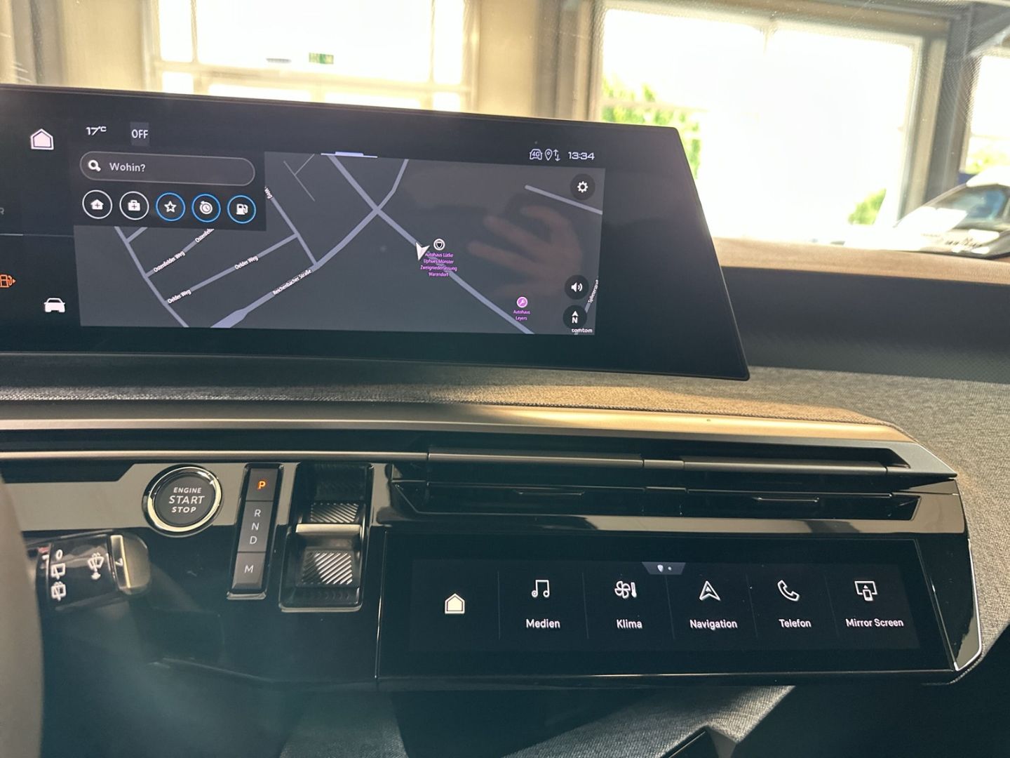 Fahrzeugabbildung Peugeot 5008 Allure HYBRID 145 e-DSC6 Navi LED CarPlay