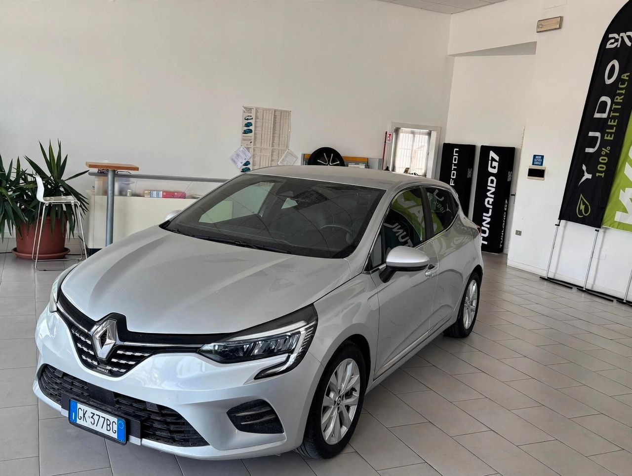 Renault Clio Full Hybrid E-Tech 140 CV 5 porte I imagem 3