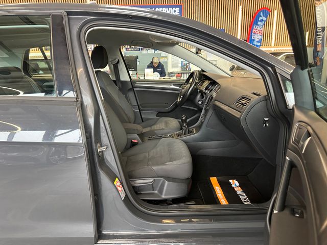 MYAUTOCENTER – Gebraucht- und Jahreswagen mit Werkstattservice in Pfaffenhofen Volkswagen Golf VII Lim. Comfortline BMT *Klima*TÜV*