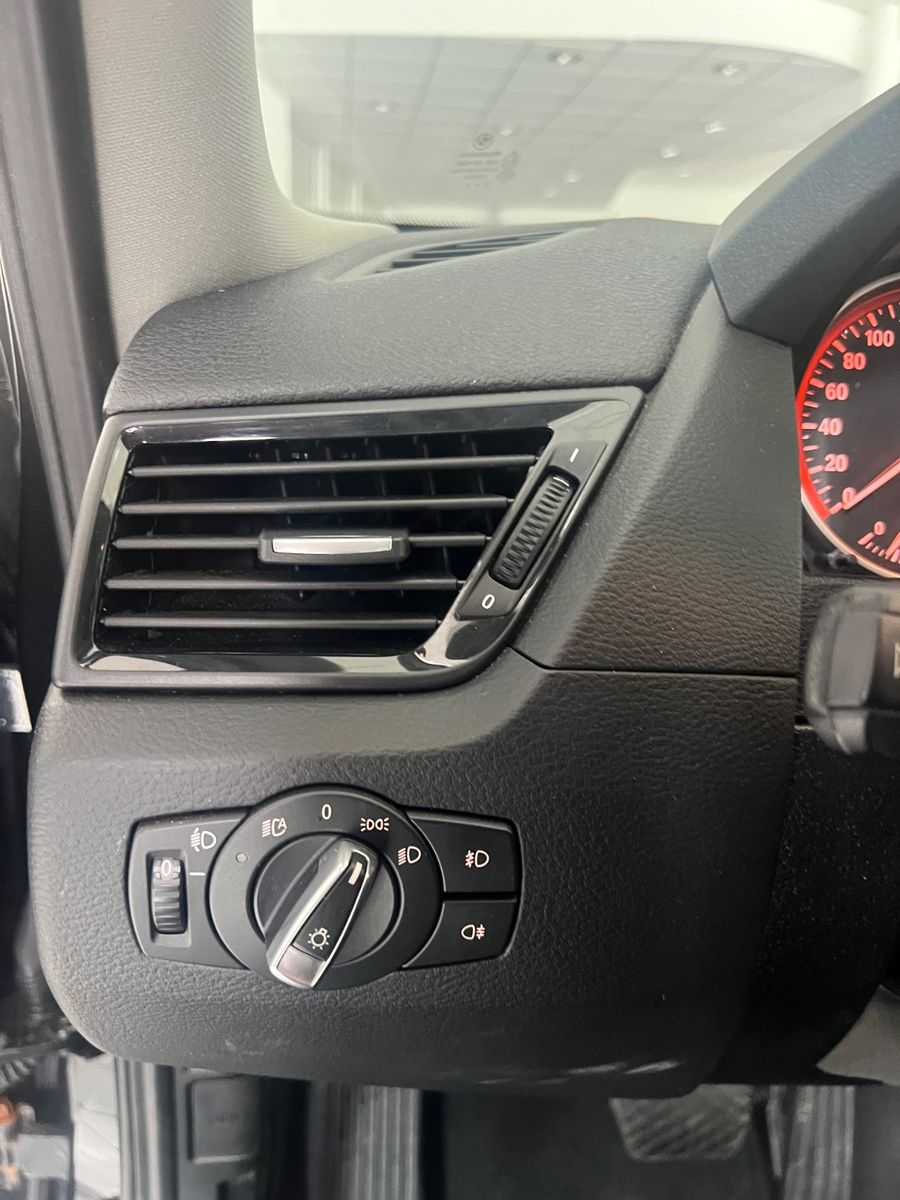 Fahrzeugabbildung BMW X1 18 d xDrive * AUTOMATIK *