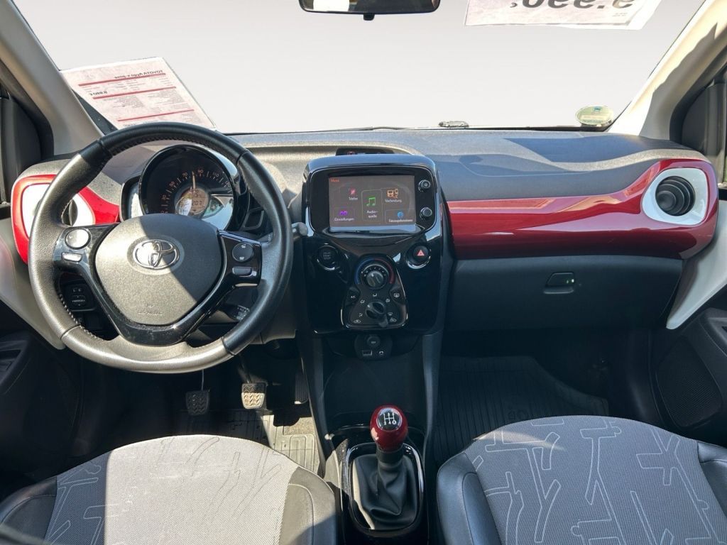 Fahrzeugabbildung Toyota Aygo x-pose