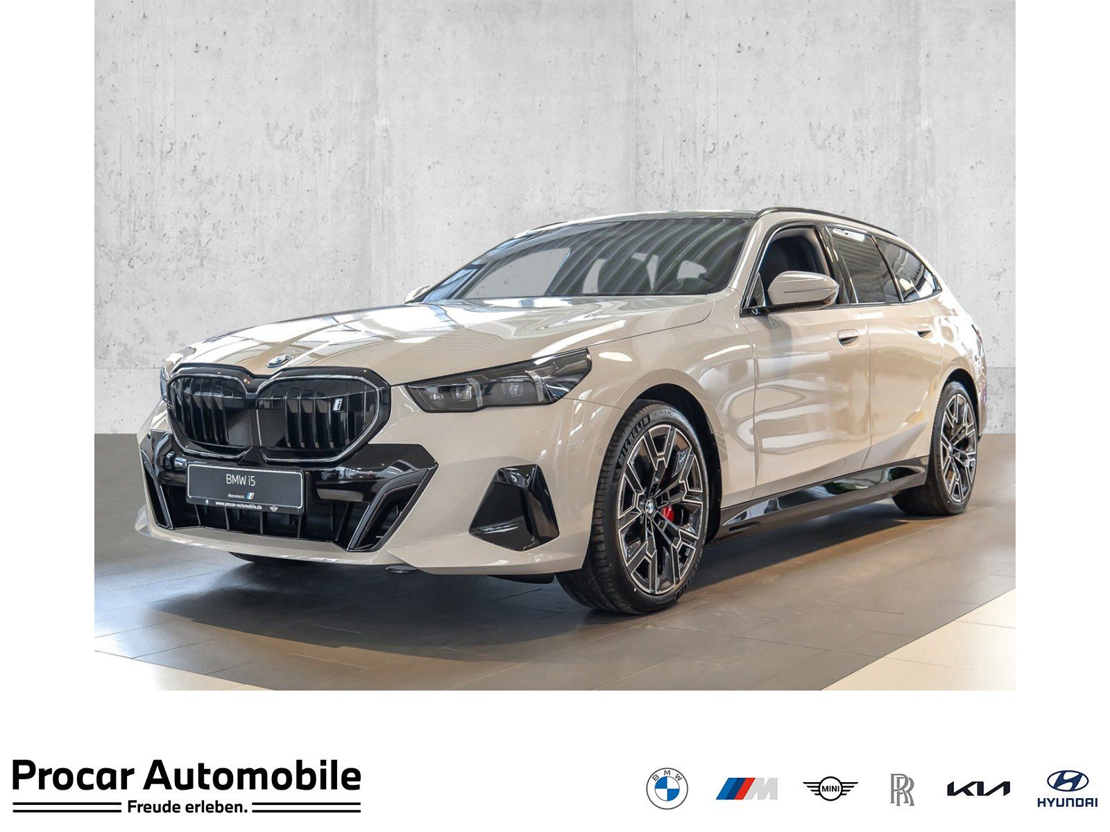 BMW i5 xDrive40 Touring Individual M Sport Pro HuD+P