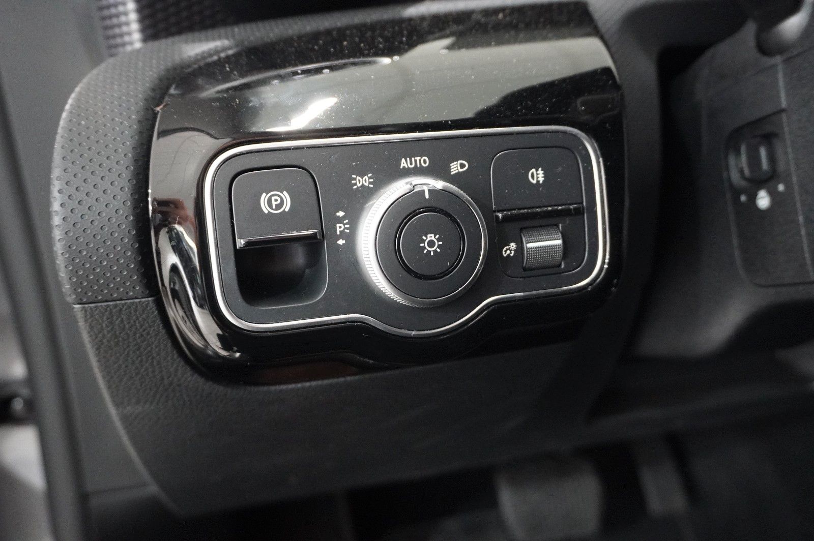 Fahrzeugabbildung Mercedes-Benz CLA SB 250e PHEV PROGESSIVE NAVI/LED/KAMERA/DAB+