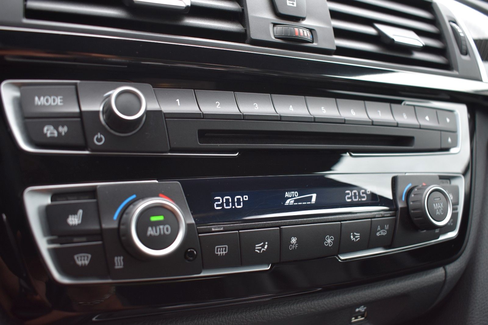 Fahrzeugabbildung BMW M4 Coupe Competition/HUD/Shadow/Carbon/DKG