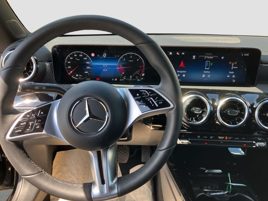Fahrzeugabbildung Mercedes-Benz CLA 180 d Shooting Brake Progressive*Night Paket