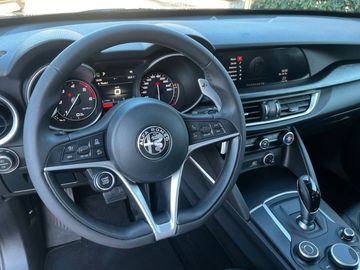 Alfa-Romeo Stelvio - 7