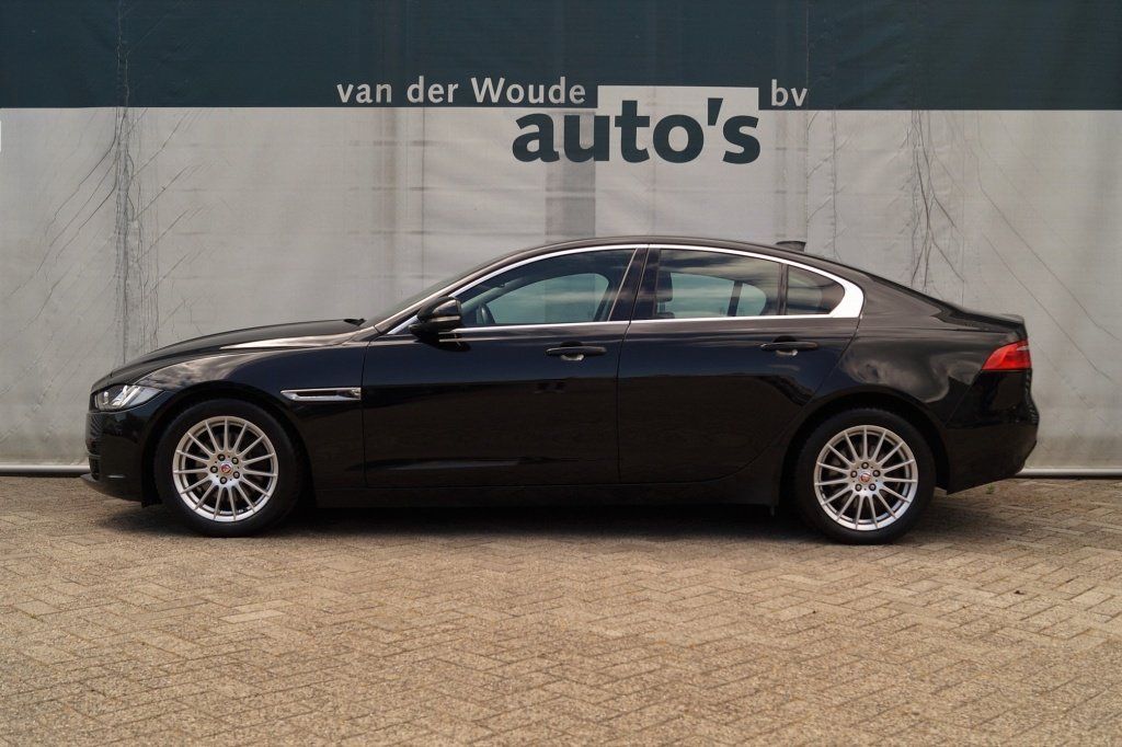 JAGUAR XE