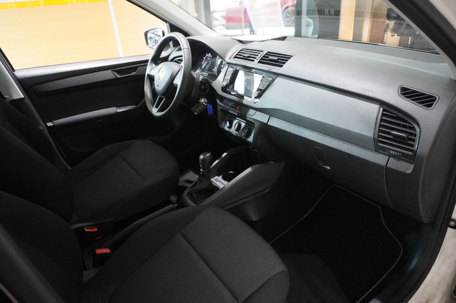 Fahrzeugabbildung SKODA Fabia 1.0 ACTIVE 5-TÜR LED/KLIMA/USB/NEBEL/BT