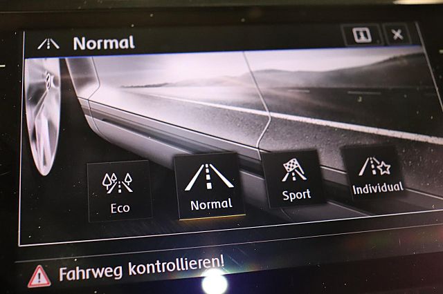 Tiguan Highline 2.0 TDI DSG 4M AHK LED NAVI KAME