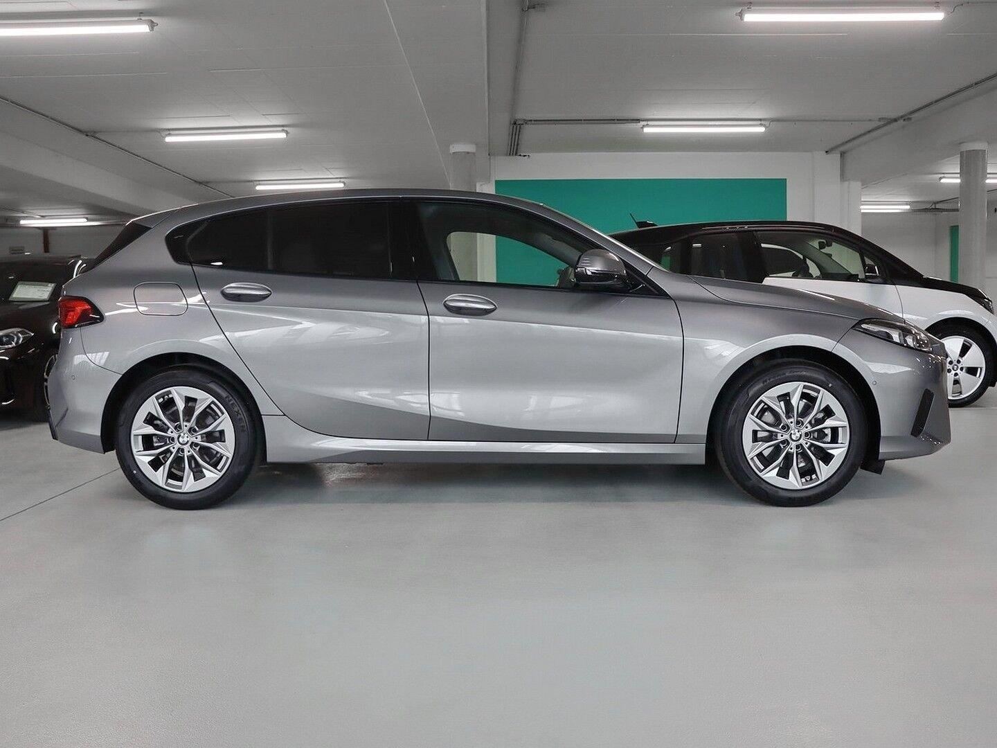 BMW 120 i Innovationspaket / Sportsitze / Stoff Econ