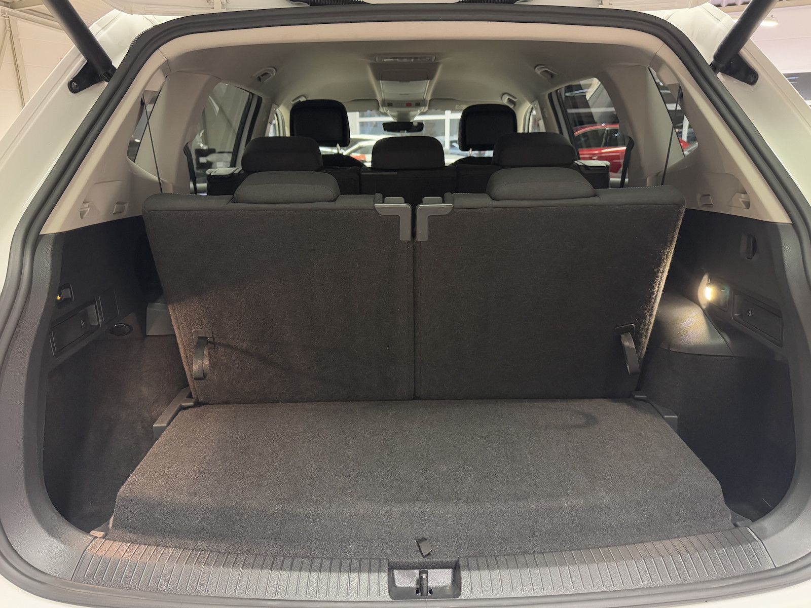 Fahrzeugabbildung Volkswagen Tiguan Allspace 4M /7-Sitze/ACC/Spur/VZE/Ahk